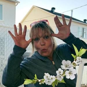 Meet your Posher, Denise